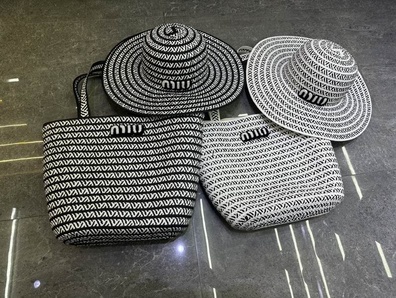 Miumiu beach bag & hat dx03